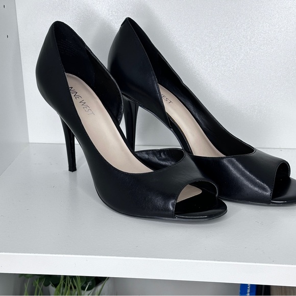 Nine West Open toe high heel pumps. Black - Picture 2 of 7